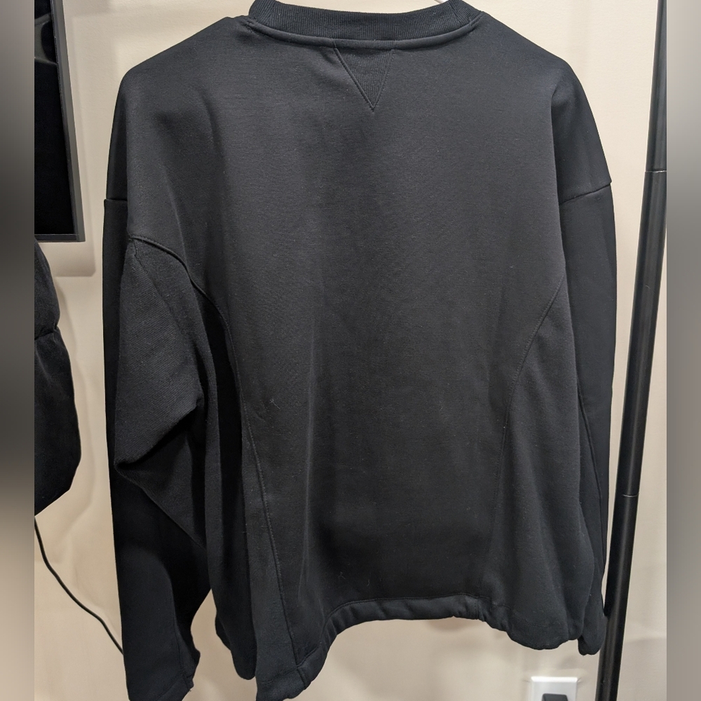 Crewneck - Picture 2 of 6